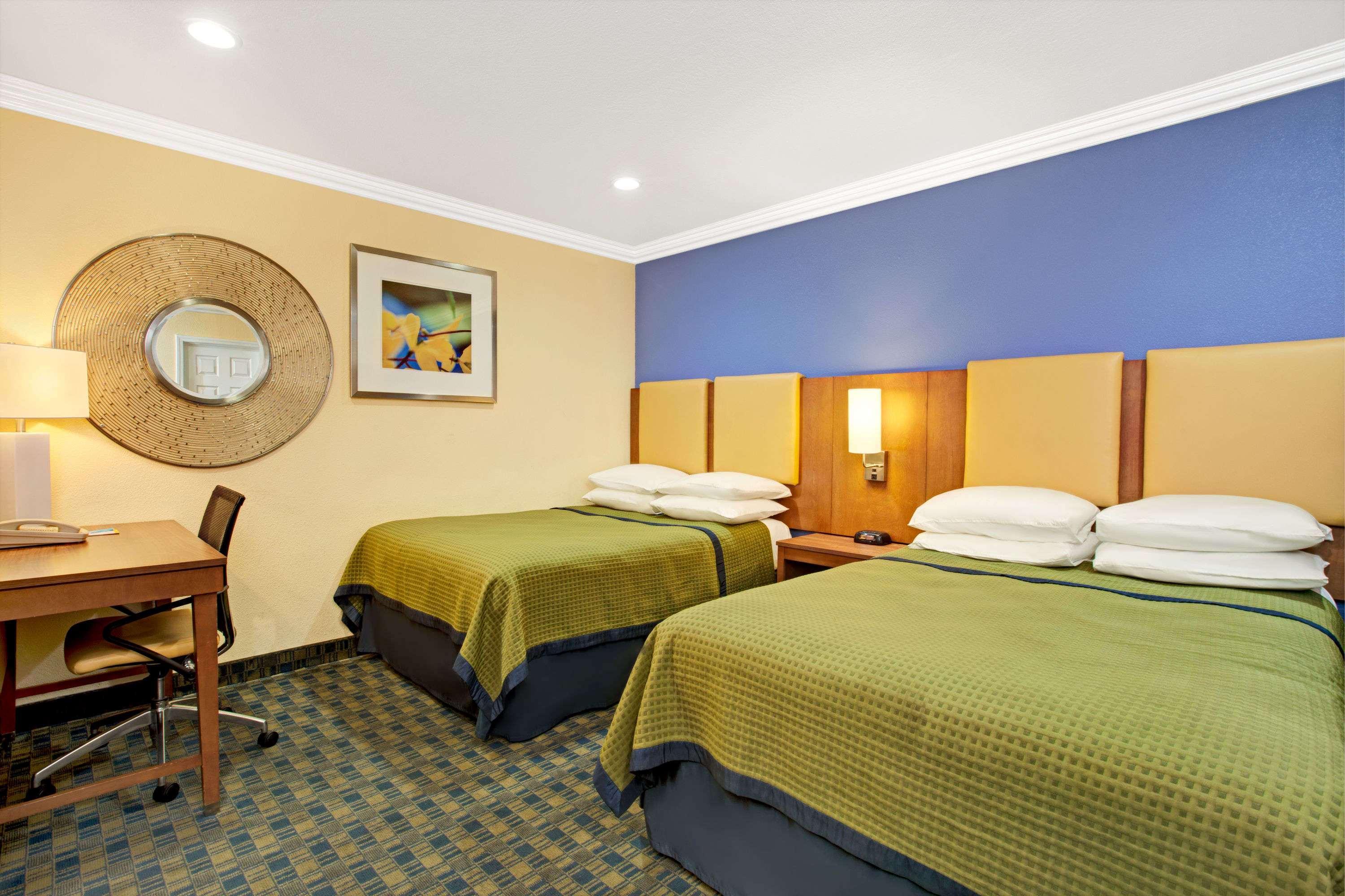 Days Inn San Francisco - Lombard Exterior photo